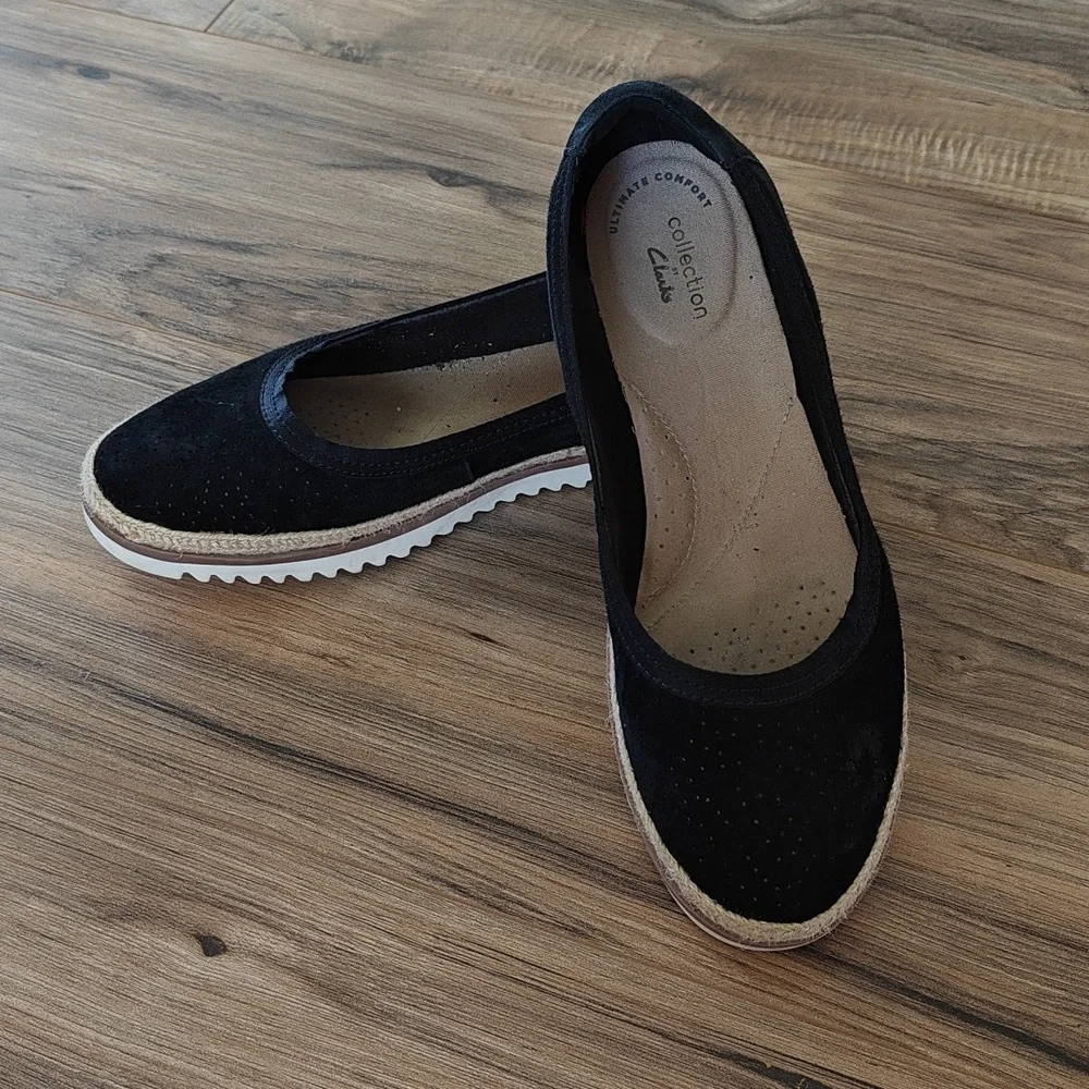 Like new Clark's suede espadrille flats